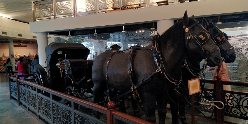 A display of the vintage buggy formerly used by the President of India