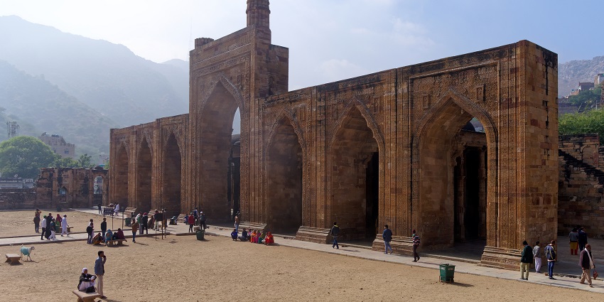 A glimpse of the iconic Adhai Din Ka Jhonpra in Ajmer exuding historical significance.