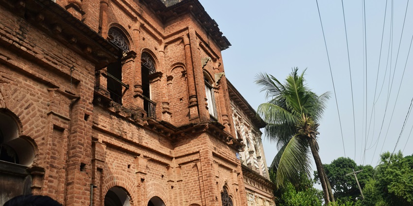 Witness the colonial architectural elegance of the city at the old Mohindra College.