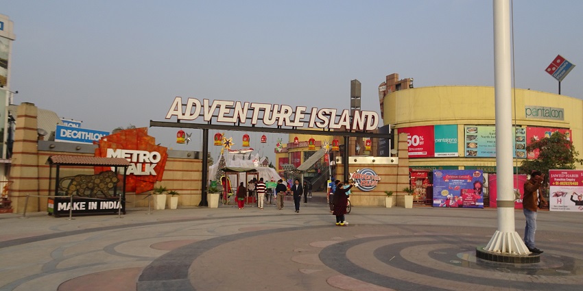 A picture of the entry gate of one of the most famous theme parks in Delhi located in Rohini