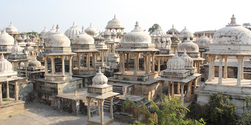 Stunning Ahar Cenotaphs, one of the best offbeat places in Udaipur to explore for visitors