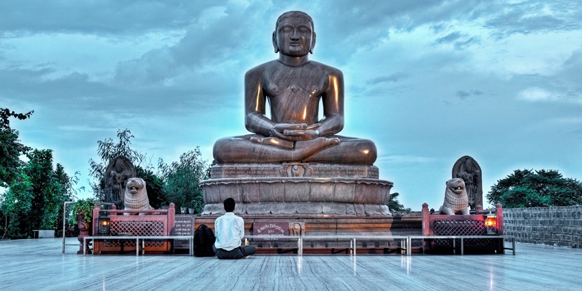 Ahinsa Sthal is a spot that is of great religious significance for the Jain community.