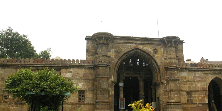 The entrance of the historic Ahmed Shah Mosque, one of the top mosques in Gujarat