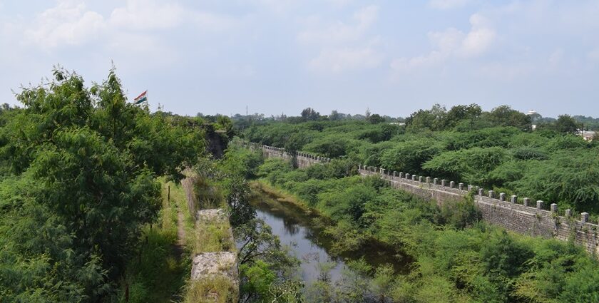 Cherish spirituality, nature, and history through various forts and temples of this city.