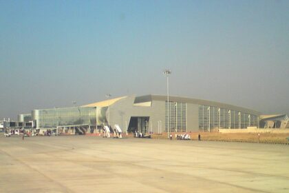 Overview of airports in Rajasthan for travel to architectural wonders.