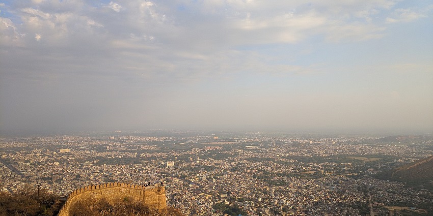 The view of Alwar from the Ajabgarh Fort is a marvel as it offers commanding sights