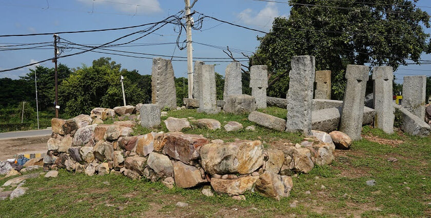 A picture of the remains of a fort in Rajasthan with multiple stupas placed