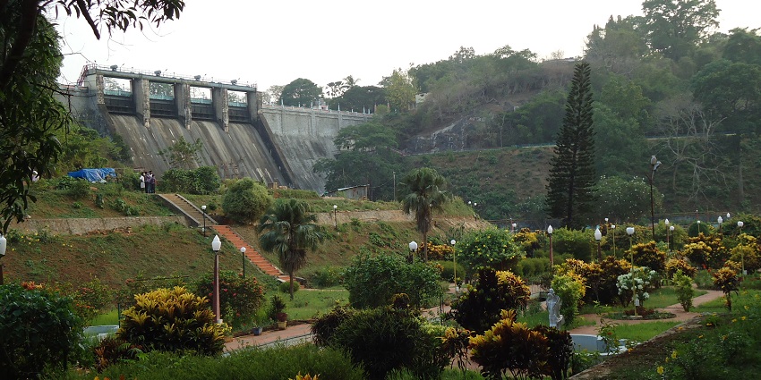 View of Dam Garden.