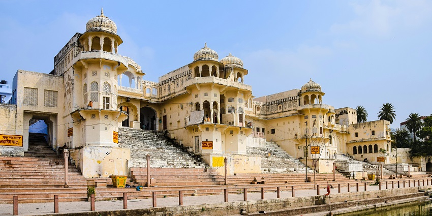 Ajmer, a blend of Sufi spirituality and Rajput heritage, is a popular site in Rajasthan.