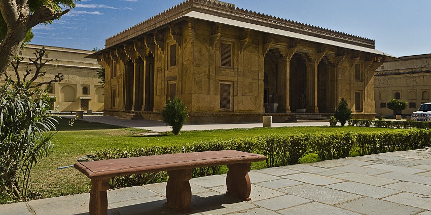 Akbar’s Palace is among the best places to visit in Ajmer city for elegant architecture.