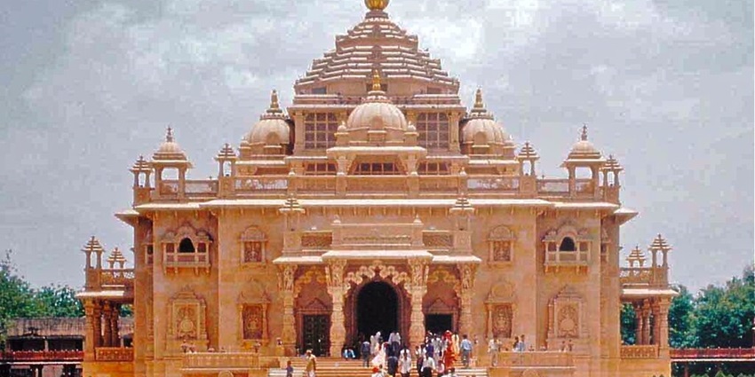 Akshardham Temple in Gandhinagar is one of the most modern Gujarat temples for travellers.