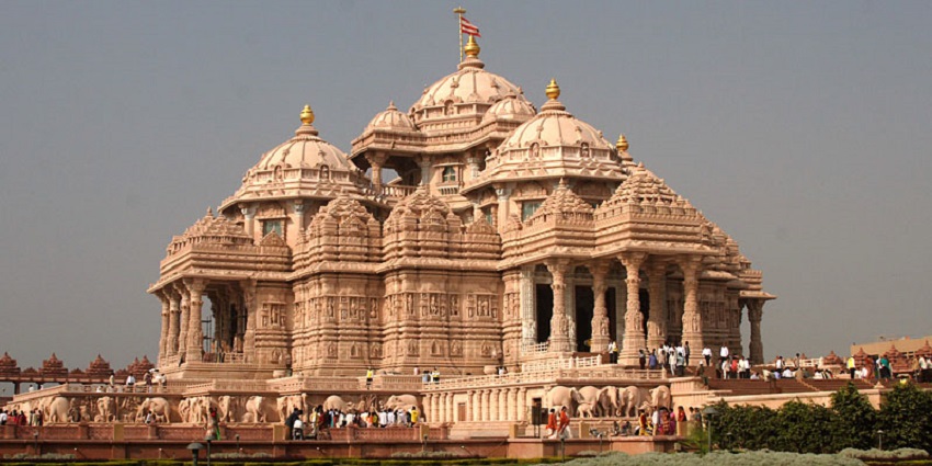 Akshardham temple is one of the most amazing places to visit in Delhi with family for fun.