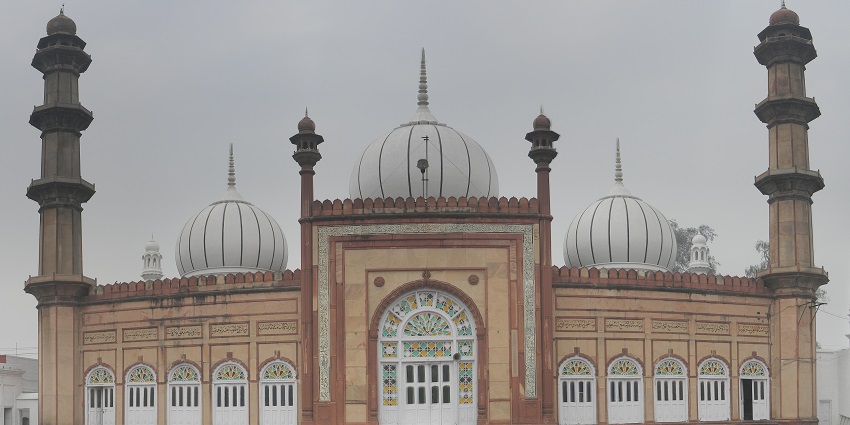A picture of a mosque in the Aligarh Muslim University campus
