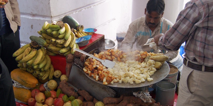 One of the best street food places in Delhi, Connaught Place has many stalls for yummy chaat.
