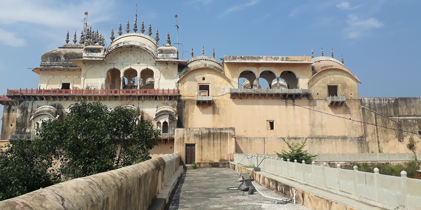 A glimpse of the iconic Bala Quila, one of the best places to visit in Rajasthan in May.