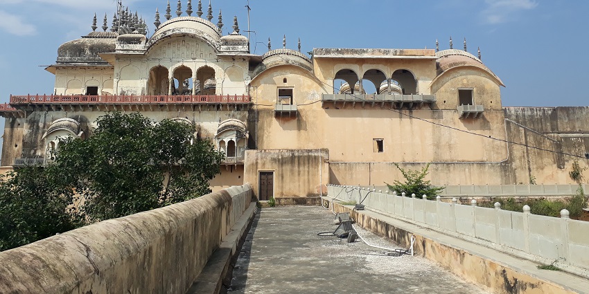 A glimpse of the splendid Alwar Fort exuding historical significance and rustic charm.