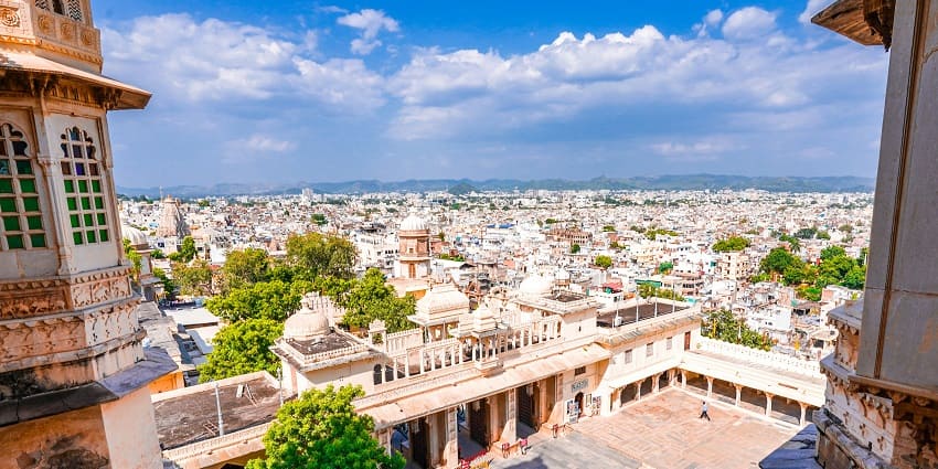 A glimpse of the colourful city of Alwar, one of the top offbeat places in Rajasthan.