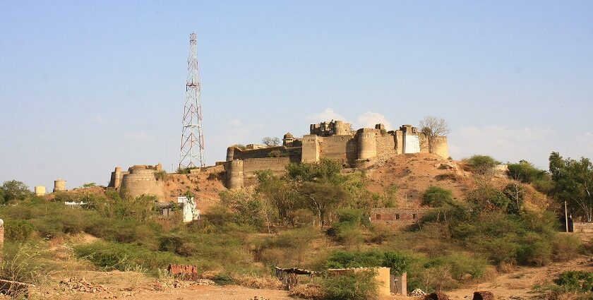 The view of Amagarh fort perched on a hill in Jaipur is a scenic sight to behold