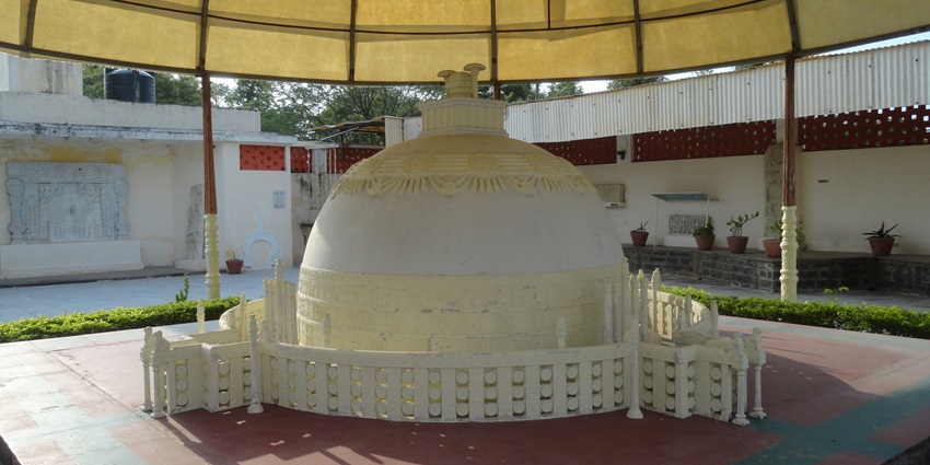 Amaravati, famous for its Buddhist stupa, is a must-visit place near Kakani Temple