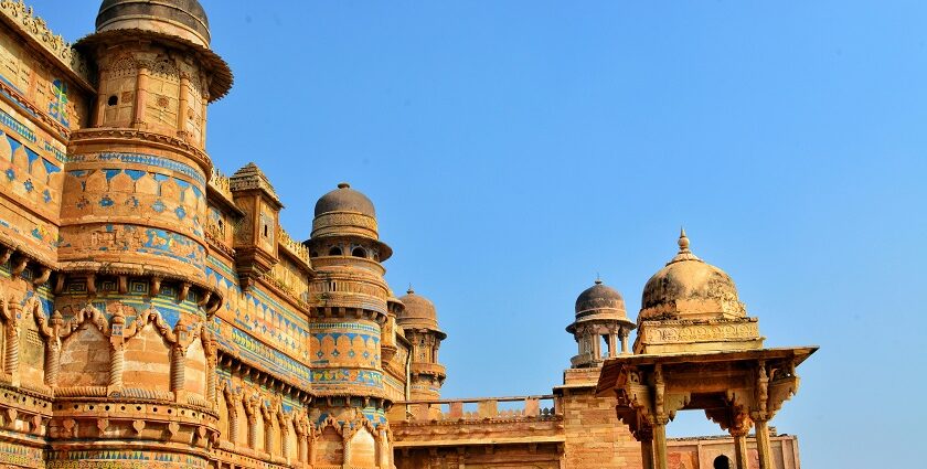 An image of people enjoying at Gwalior's tourist attractions with marvellous architecture.