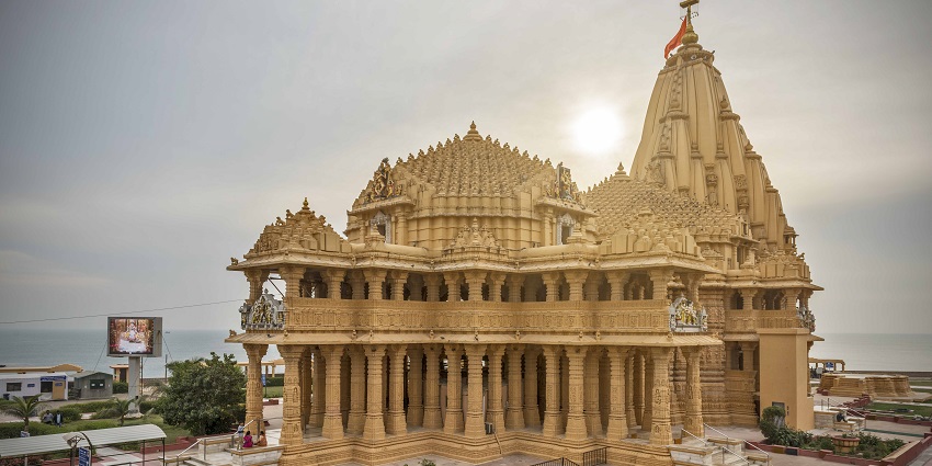 Panoramic view of the magnificent soamnath temple in Gujarat during the evening time