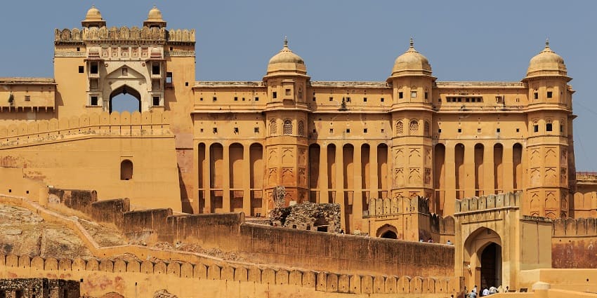 Amber Fort, one of the most romantic places to visit in Jaipur for couples for its beauty