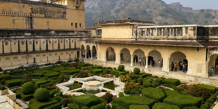Amber Fort showcases stunning Hindu and Mughal architecture, including Sheesh Mahal.