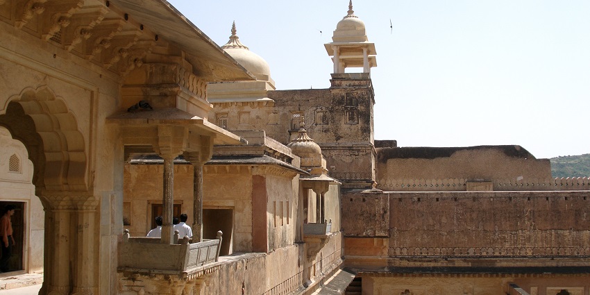Amer Fort, showcasing its grand architecture, a popular tourist attraction near Jaipur