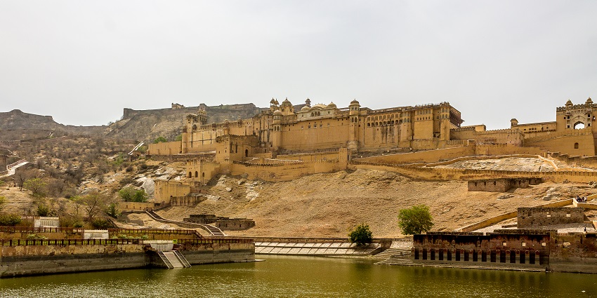 This majestic attraction located on the hilltop, is a must-visit place near Jaigarh Fort.