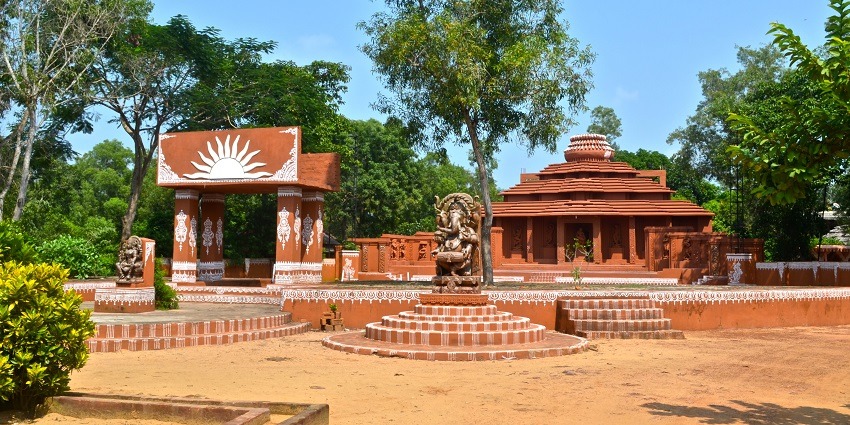 The best time to head to this attraction in Odisha is, definitely, during the summers.