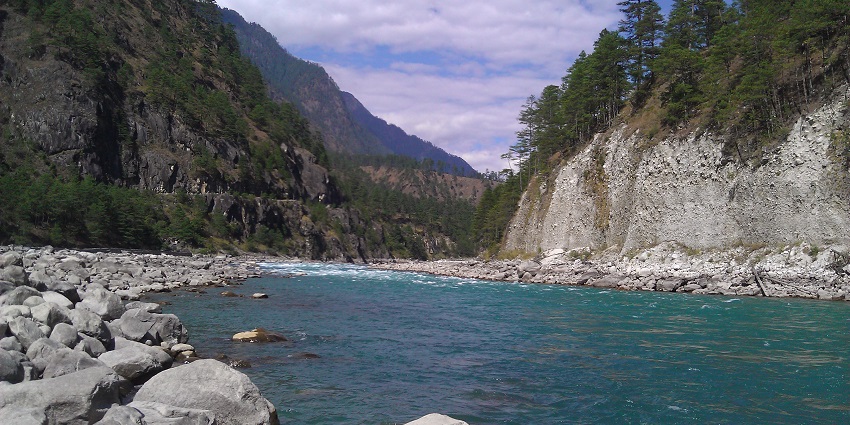  Anjaw valley offers breathtaking landscapes ranging from subtropical forests to alpine meadows.
