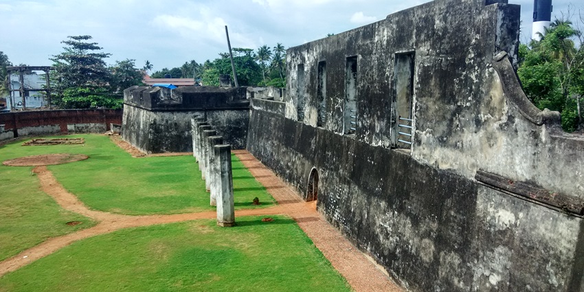 An aerial view of the Anjengo Fort, decked with greenery, one of the top forts in Kerala.