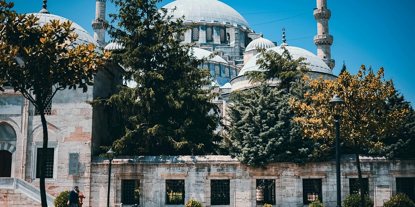 Anjuman Haidary Ladakhy Mohala Imambarah Masjid is a popular mosque.