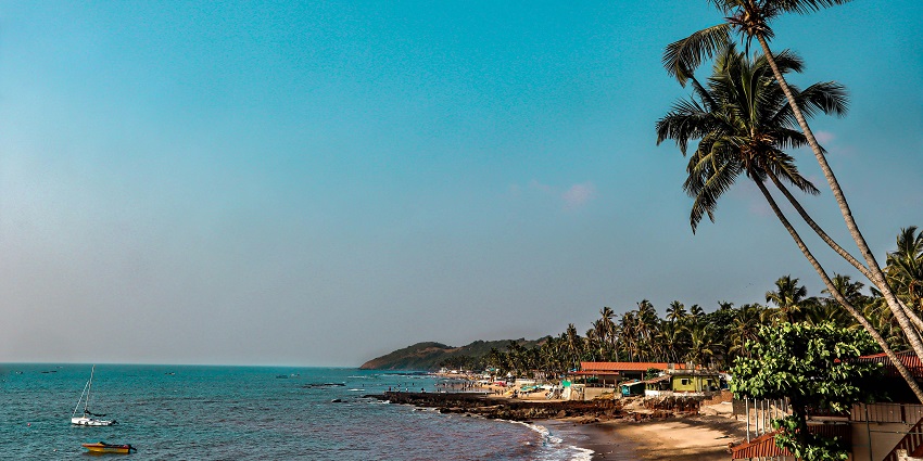 Anjuna Beach is one of the good places to visit in Goa in December to enjoy the festivities
