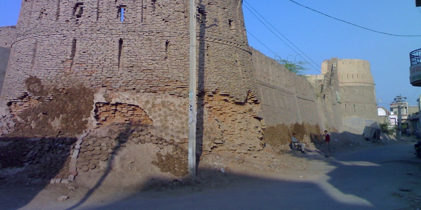 Anupgarh Fort near Bikaner is a historic site with crumbling walls and a serene ambience.