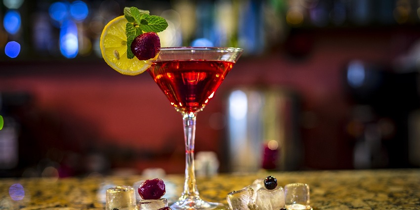 Ao Prao Bar is a magnificent bar offering a classical experience in the town.