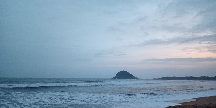 Appikonda Beach is one of the famous beaches in Vizag for its tranquil environment.