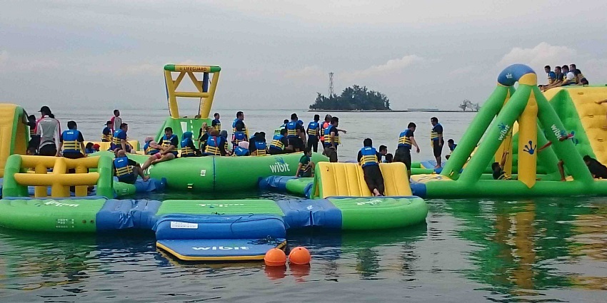 The water park offers adventure track.
