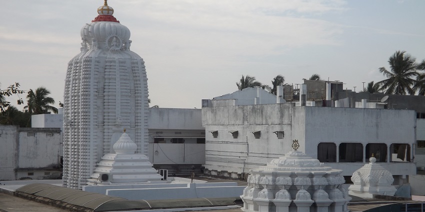 This temple is one of the most oldest sun temples of the country, ideal for devotees to seek blessings