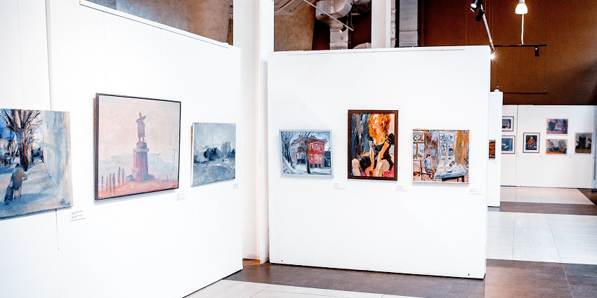 An image of paintings and sculptures featured at the Archer Art Gallery in Ahmedabad