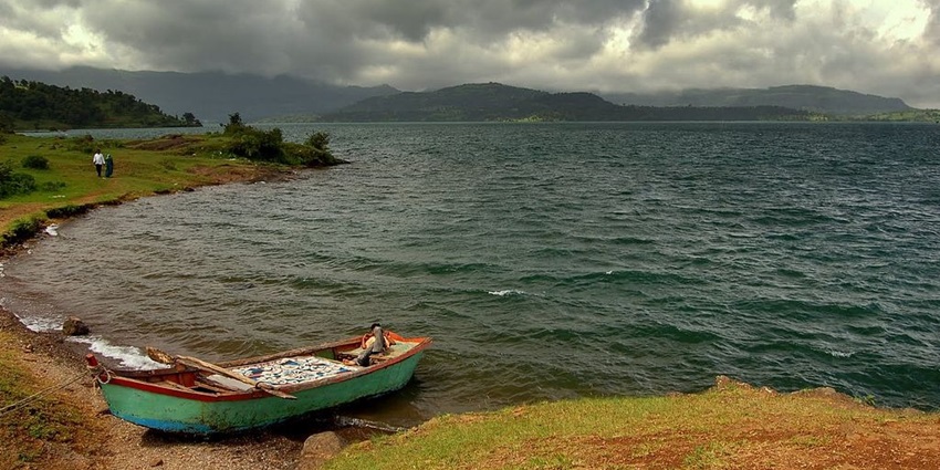 The Arthur Lake, surrounded by lush Western Ghats, is among the best attractions.