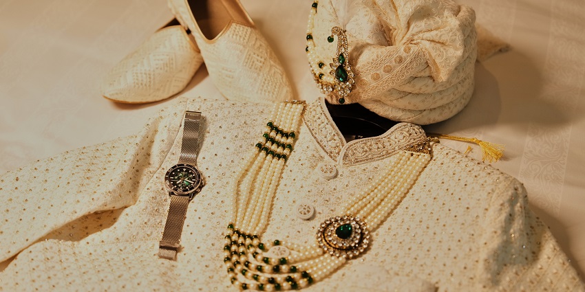These stores at Ashram Road are among the best for wedding shopping in Ahmedabad.