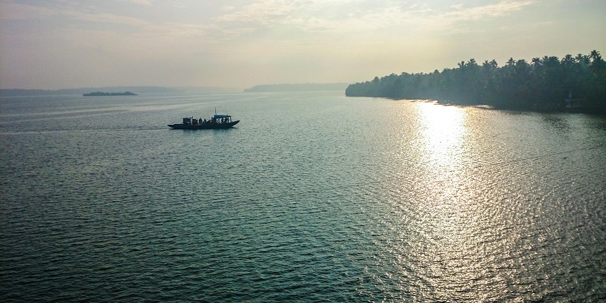 Ashtamudi Lake is a peaceful paradise that is the largest palm-shaped body in Kerala