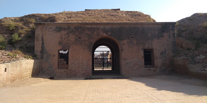Asigarh Fort was the centre of sword-making from the ancient era.