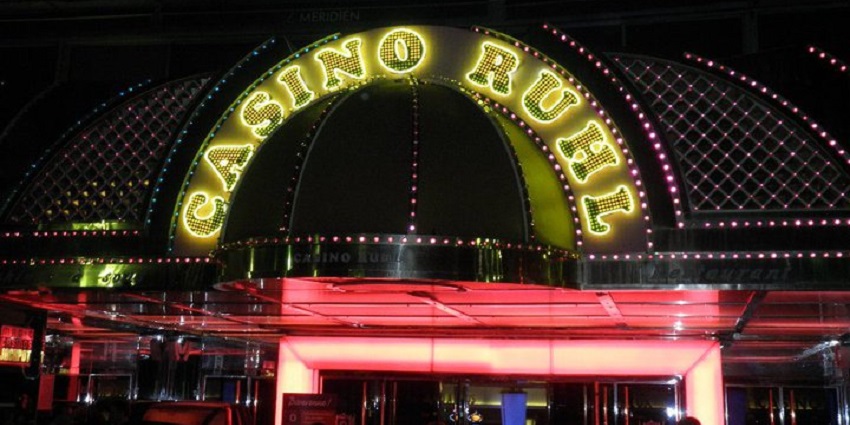 Go to a casino at night or enjoy a monsoon party as part of the things to do in Goa in July