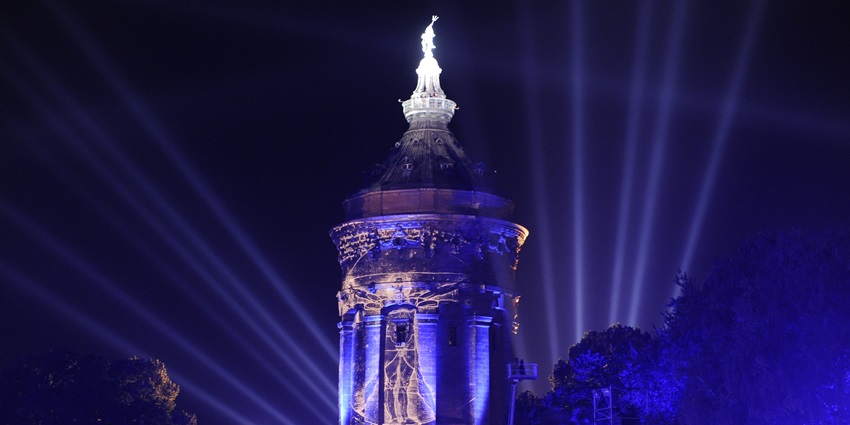 This interactive show depicts the key moments of Indian independence with 3D sound, light, and laser shows.