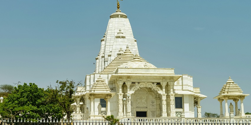 The Baba Baidyanath Temple is a must-visit place near Tapovan Caves and Hills.