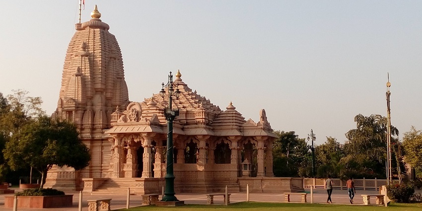 Baba Baidyanath Mandir, also known as Bada Dham, is one of the best Deoghar temples.