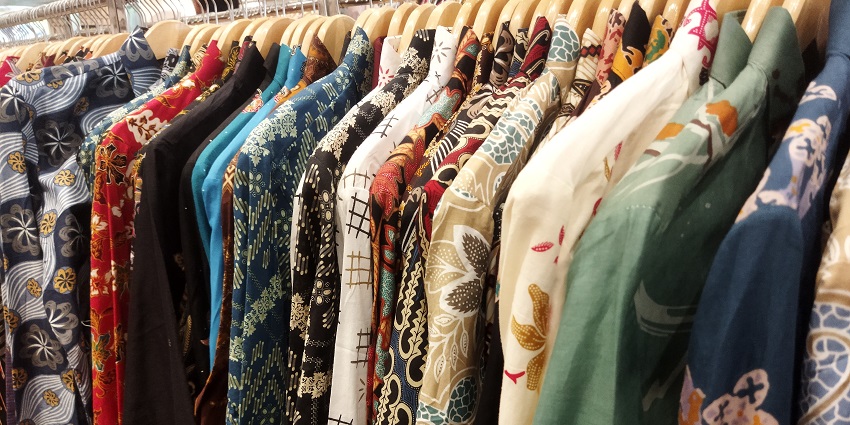Bada Bazaar is among the best places for shopping in Rajasthan for sarees and other items.