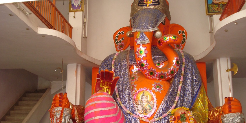 Idol of Ganesha found in Bada Ganesh Temple in Surat, one of the biggest temples
